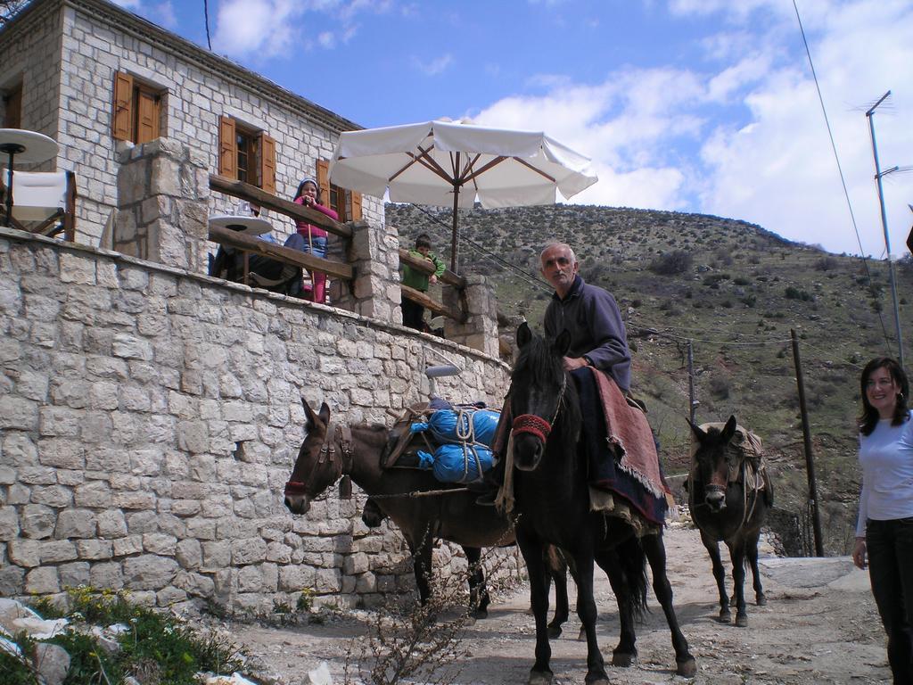 Hotel Petradi 1873 Kalarítai Esterno foto